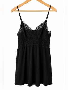 Victoria’s Secret Black Lace Cami Tank Top Size M Flowy Babydoll Y2K